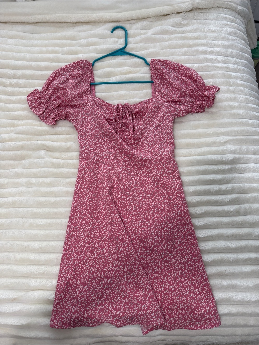 Square-Neck Pink Floral Mini Dress with Puff Sleeves